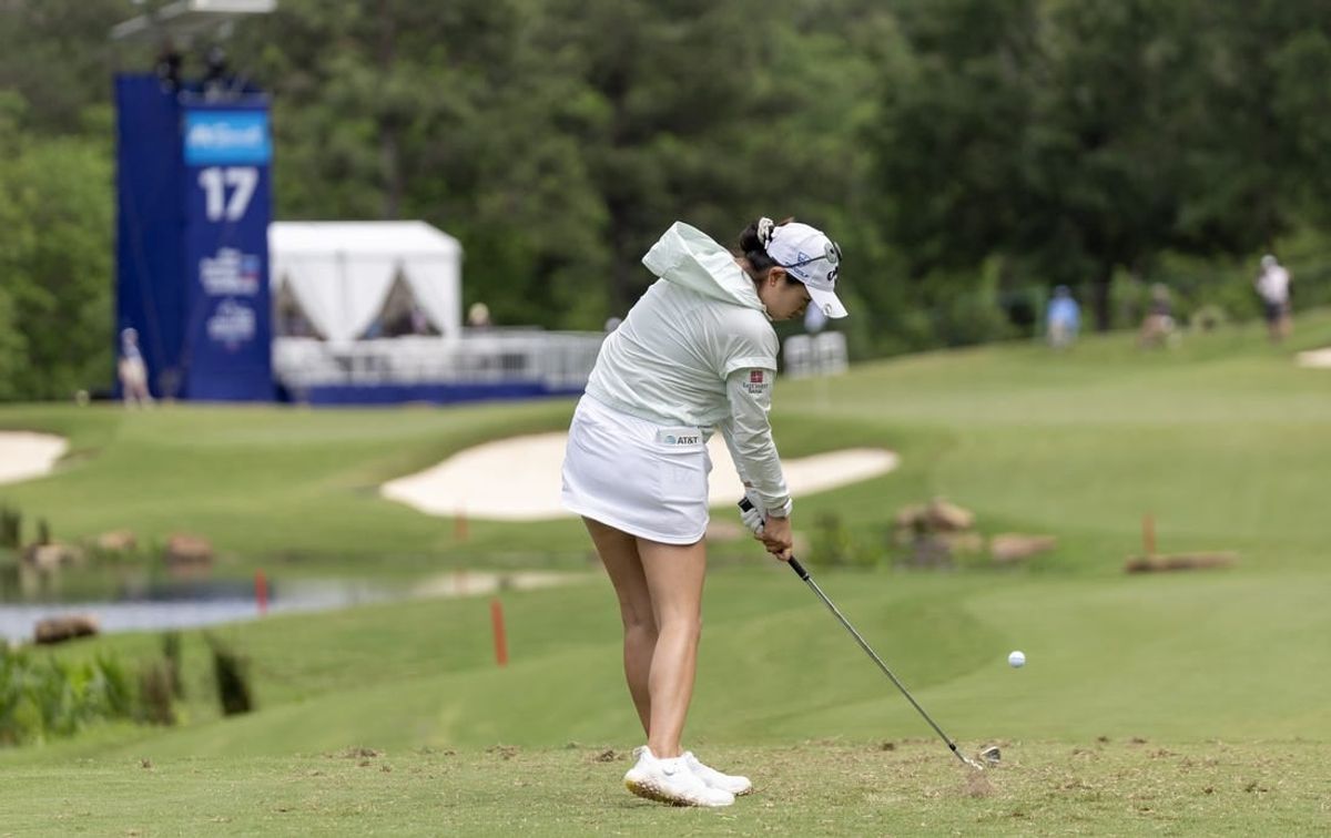 Rose Zhang (63) leads Founders Cup; Nelly Korda six back