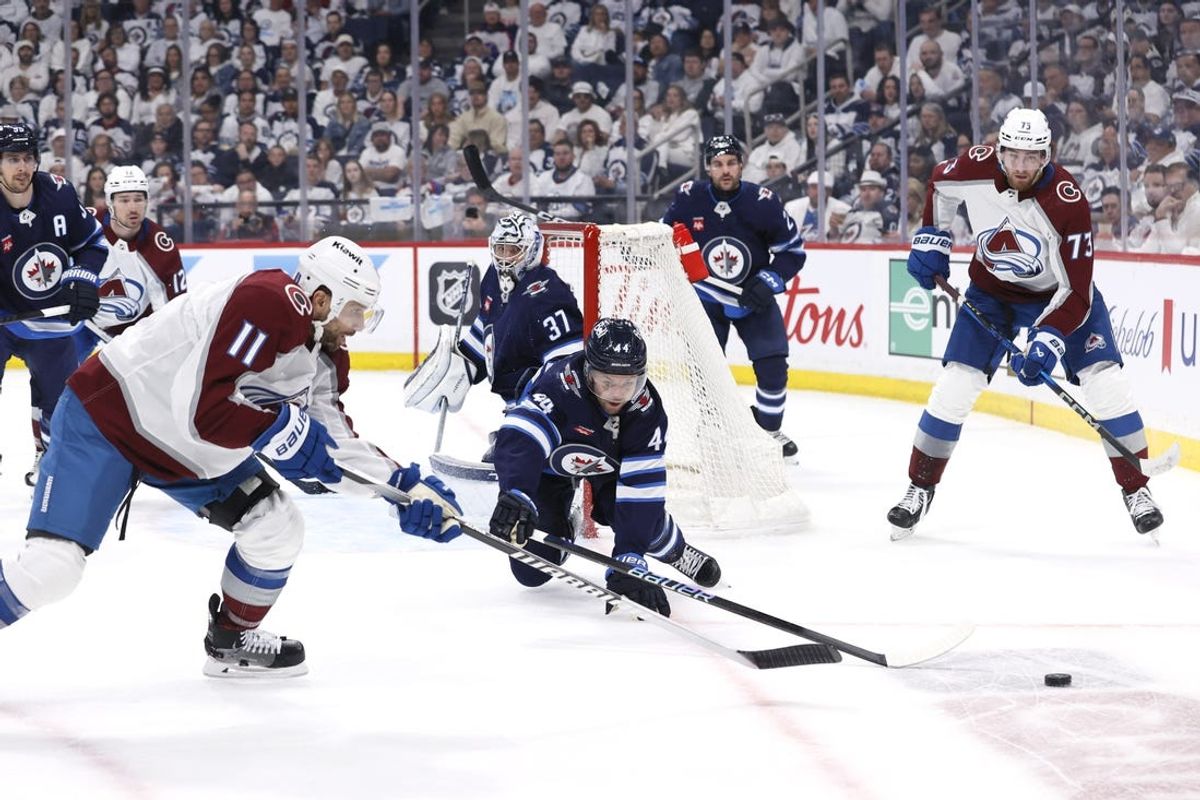 Mikko Rantanen scores twice as Avs finish Jets in Game 5