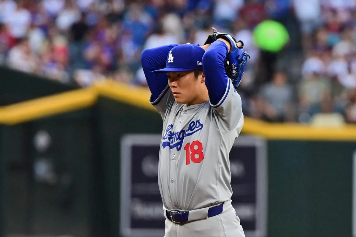 Dodgers' Yoshinobu Yamamoto makes first appearance vs. Giants