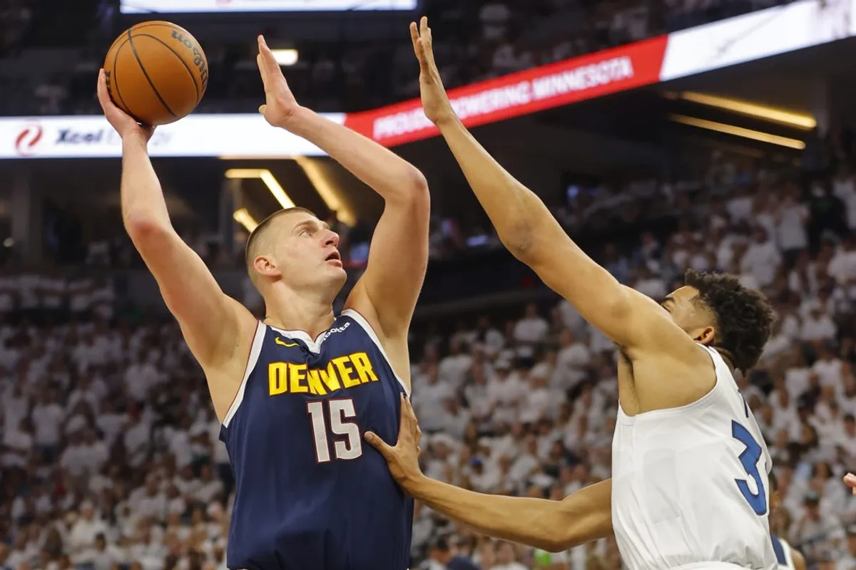 Road team wins again as Nuggets knock off Wolves, tie series