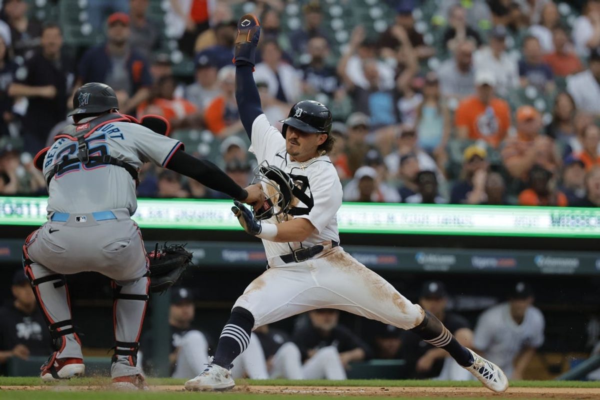 Tigers use 3-run eighth to top Marlins 