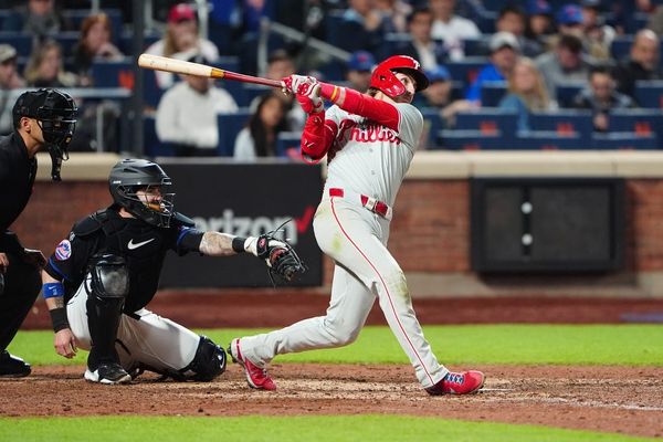 Banged-up Phillies chase another win over Mets