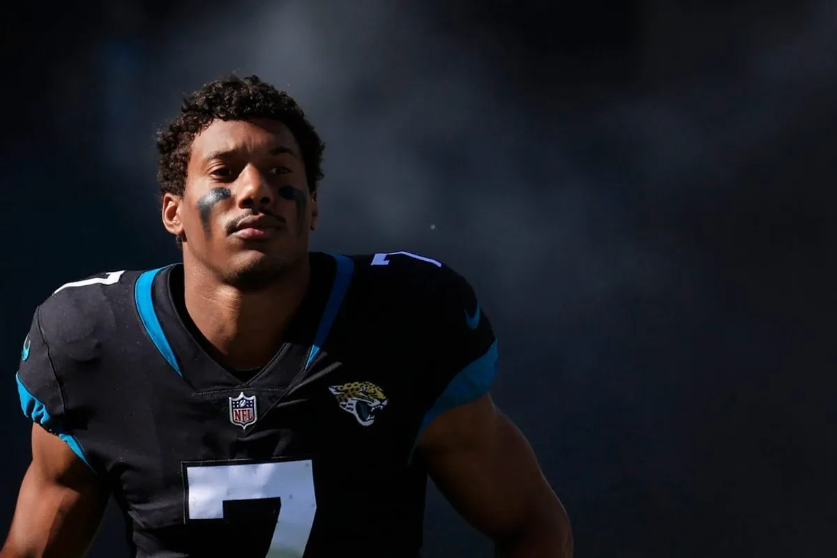 Reports: Ex-Jags WR Zay Jones visits Cardinals