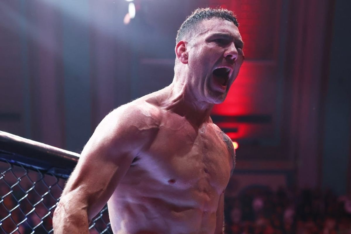 Chris Weidman's first win in 4 years a controversial one at Fight Night