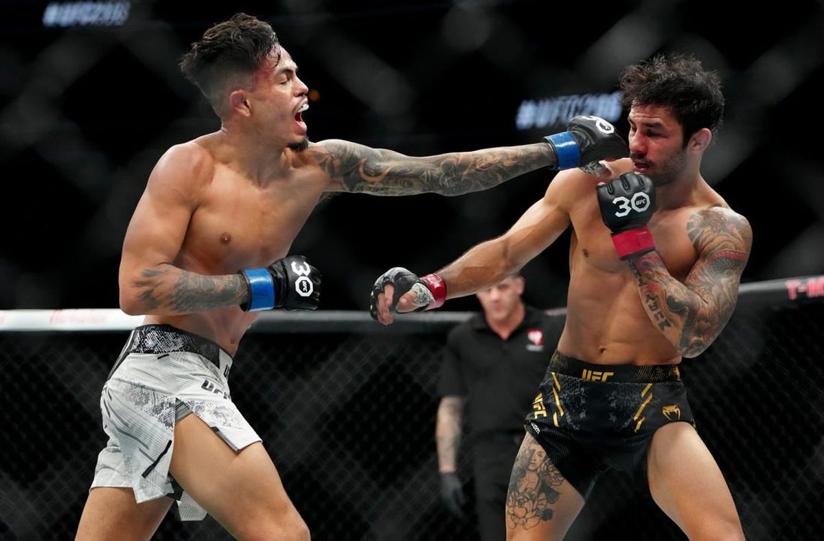 Brandon Royval beats Brandon Moreno at UFC Fight Night